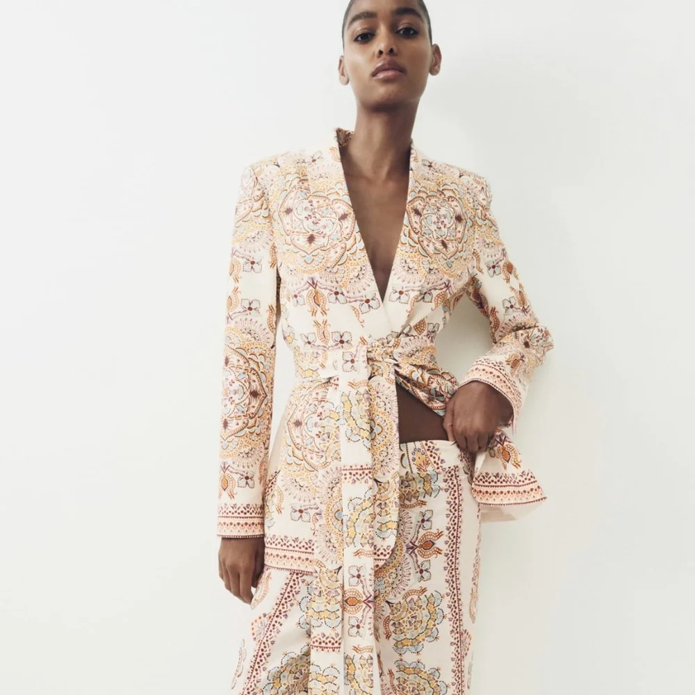 Zara limited edition linen printed blazer - Picture 2 of 8